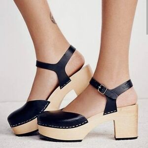 Swedish Hasbeens New Black size 6